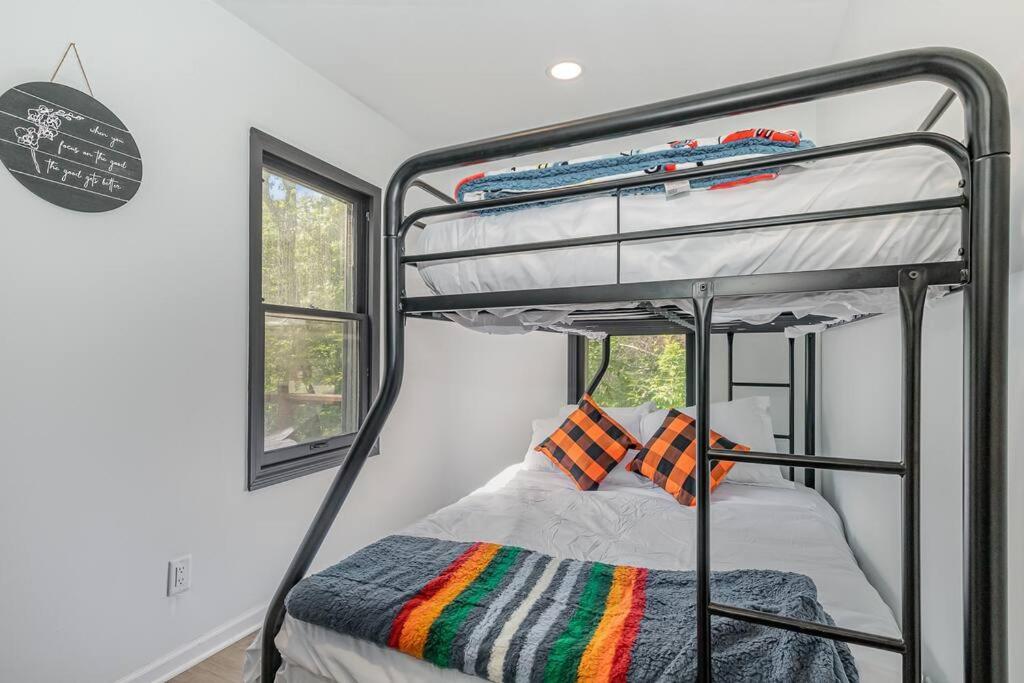 Black Cabin Getaway In Woods I Valpo Valparaiso Bagian luar foto