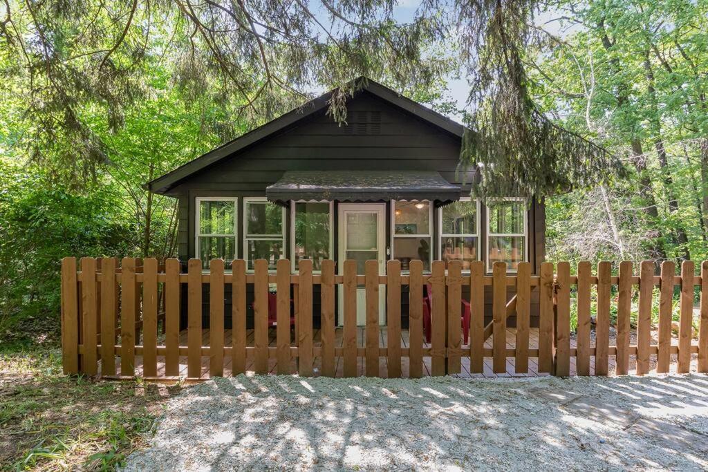 Black Cabin Getaway In Woods I Valpo Valparaiso Bagian luar foto