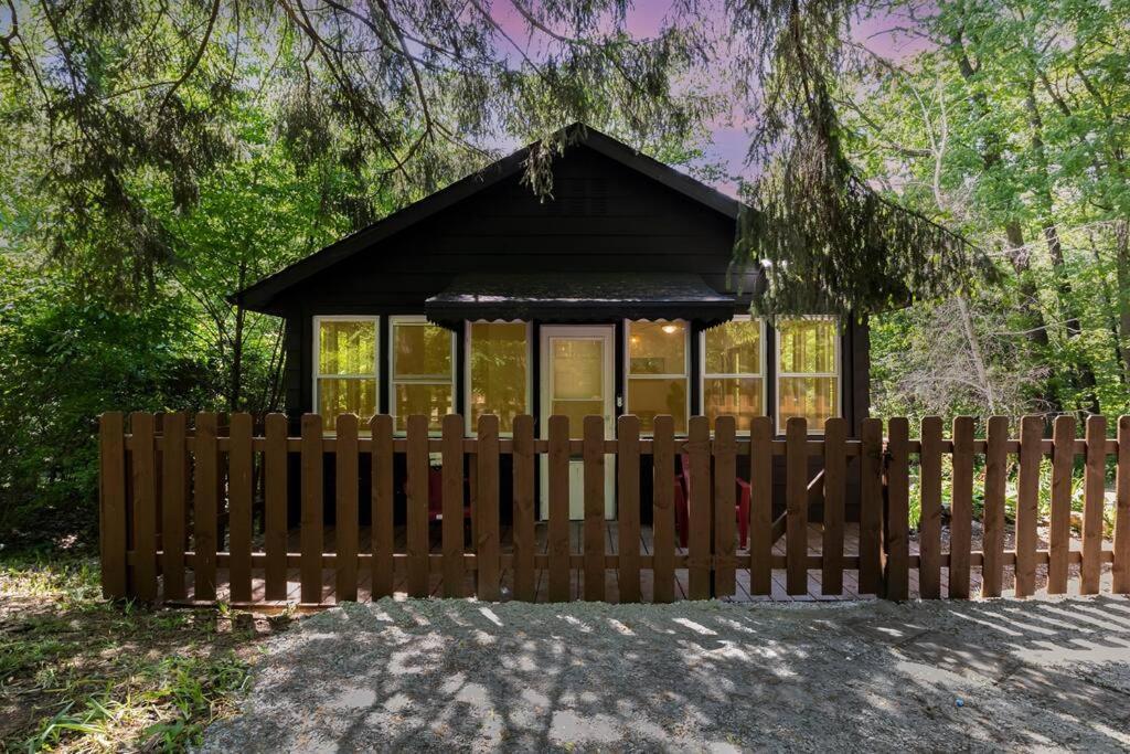 Black Cabin Getaway In Woods I Valpo Valparaiso Bagian luar foto
