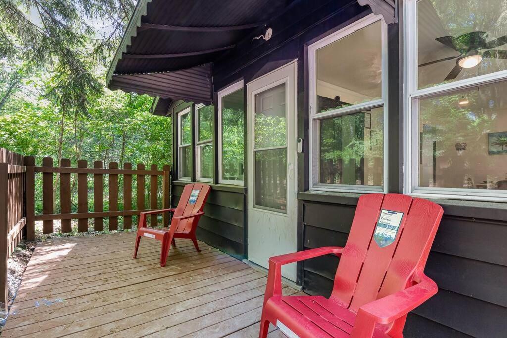 Black Cabin Getaway In Woods I Valpo Valparaiso Bagian luar foto